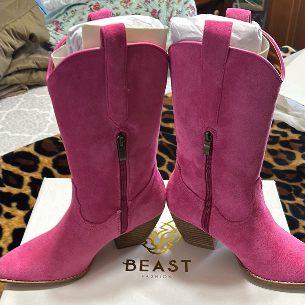 Beast Fashion Pink Women's Boots
New - Picture 2 of 5